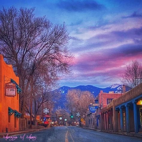 Taos, New Mexico, USA (follow) on Instagram: “Good Morning Taos! 📸: @merandaphotography_ . . . 🌶 #Taos #ArroyoSeco #TaosSkiValley #TaosNewMexico #NewMexico #NewMexicoTrue…” Taos New Mexico Aesthetic, New Mexico Garden, New Mexico Aesthetic, American Aesthetic, Mexico Aesthetic, Dream Life Goals, Travel Nurse, Alien Aesthetic, Taos New Mexico