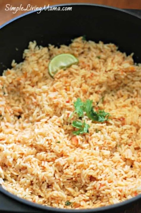 Rice In Dutch Oven, Oven Rice, Rice In The Oven, Mexican Rice Recipe, Oven Meals, Cast Iron Oven, Mexican Rice Recipes, How To Cook Meatloaf, Mexican Meals