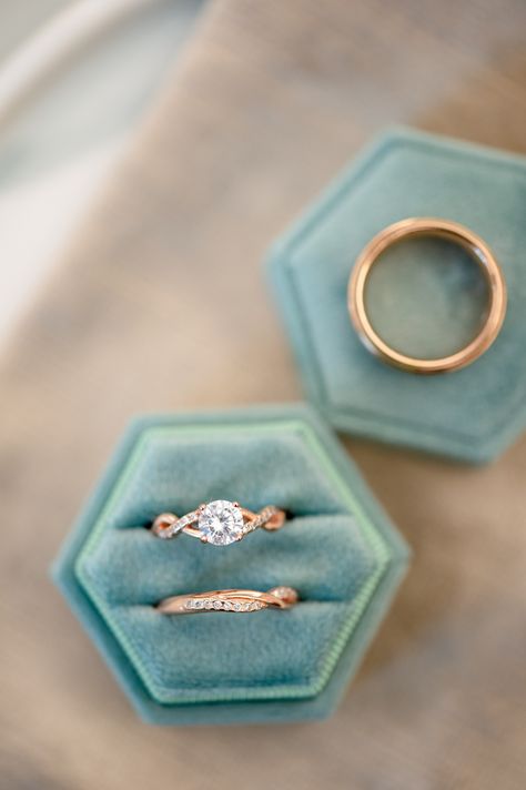 Wedding Ring shot on wedding day with velvet wedding ring box to match the color pallet of the wedding décor. Box purchased from Amazon. Photographer used table décor linens as a backdrop. Wedding Detail Shots Rings, Detail Ring Shots Wedding, Ring Box Flat Lay, Wedding Ring Box Detail Shots, Velvet Ring Box Wedding, Wedding Photo Box, Velvet Wedding Ring Box, Wedding Ring Shots, Photo Ring