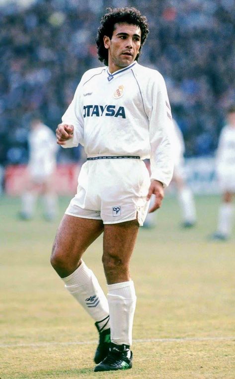 Hugo Sanchez, Football Players Images, Yesterday And Today, Football Players, Real Madrid, Fifa, White Shorts, Cool Photos, Madrid