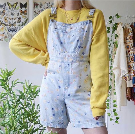 Kawaii Yellow Outfit, Cute Colorful Outfits Summer, Yellow Cute Outfits, Outfit Ideas Kidcore, Fun Outfits Aesthetic, Yellow Aesthetic Outfits, Blue And Yellow Outfit, Colorful Aesthetic Outfits, Cute Colorful Outfits