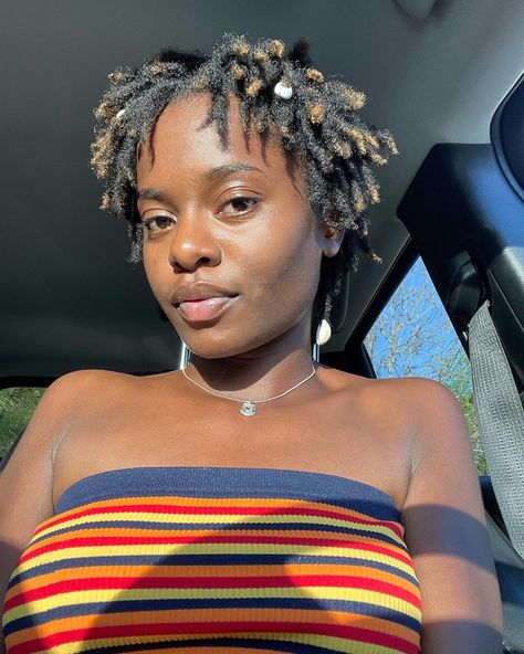 Starter Locs On Twa, Locs On Twa, Really Short Locs, Loc Bangs, Mini Locs, Loc Selfies, Pretty Locs, Loc Goals, Loc Goddess