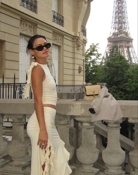 Paris Outfits Summer, Michelle Infusino, Two Pieces Set Outfits, Paris Summer, Europe Outfits, Paris Aesthetic, Italy Outfits, Skirt And Top Set, Paris Outfits