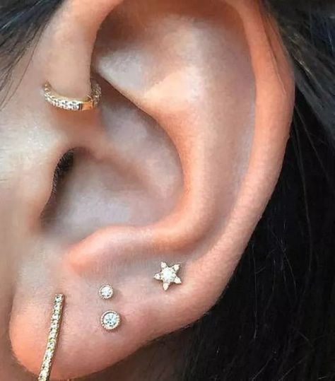 Ear Piercing Places, Ear Piercing Helix, Constellation Piercings, Ear Peircings, Types Of Ear Piercings, Lobe Piercings, Ear Piercings Helix, Helix Ear, Cool Ear Piercings