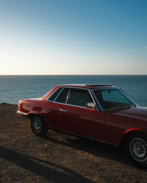 seen a guy taking pictures of his beautiful oldtimer near the coast, so I asked him if I could do some with my camera and then send them to him. He didn’t understand shit about what we were trying to explain him, so he thought I was trying to sell him sumn but here are the results 😂 this was also my first time photographing a car so the compositions might be a lil random, hope u enjoy ! 📸 @atonshots + fujifilm x100v #photography #x100v #fujifilm #fujifilmx100v #fujifilmx100 #filmphotography... Fujifilm X100v Pictures, Fujifilm Pictures, X100v Photography, X100v Fujifilm, Fujifilm X100v, Car Photos, Taking Pictures, The Coast, Film Photography