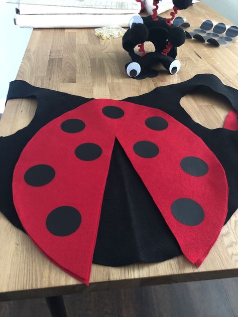 How it starts Sew Halloween Costume, Ladybug Costume, Garden Art Ideas, Diy Costumes Kids, Book Week Costume, Kids Dress Up, Garden Art Sculptures Diy, Garden Art Projects, Garden Art Crafts