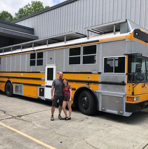 School Bus Rv Conversion, Bus Homes, Book Bus, Skoolie Ideas, Bus Rv Conversion, Dog Van, Bus Motorhome, School Bus Tiny House, School Bus Camper