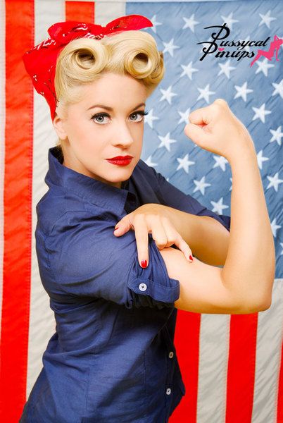 Pin up Photography by Pinup Photographer Beth Cocuzzzi Rosie The Riveter Costume, Rosie Riveter, Pin Up Looks, Pin Up Vintage, Rockabilly Girl, Pin Up Photos, Modern Pin Up, Pin Up Photography, Pin Up Hair