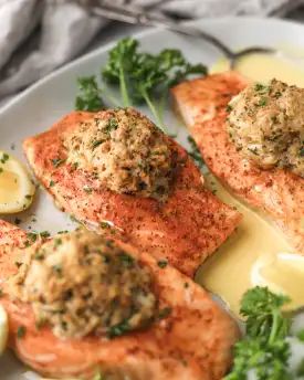 Crab Stuff Salmon Recipes, Crab Stuffed Salmon, Recipe With Lemon, Stuffed Salmon, Seafood Meals, Crab Stuffed, Easter Dinner Recipes, Lemon Sauce, Salmon Recipe