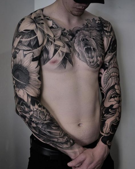 Men Tattoo Ideas Leg Sleeve, Floral Sleeve Tattoo Men, Floral Tattoo Design Men, Mens Floral Tattoo, Blatt Tattoos, Men Flower Tattoo, Japanese Tattoo Artist, Mangas Tattoo, Best Tattoo Ever