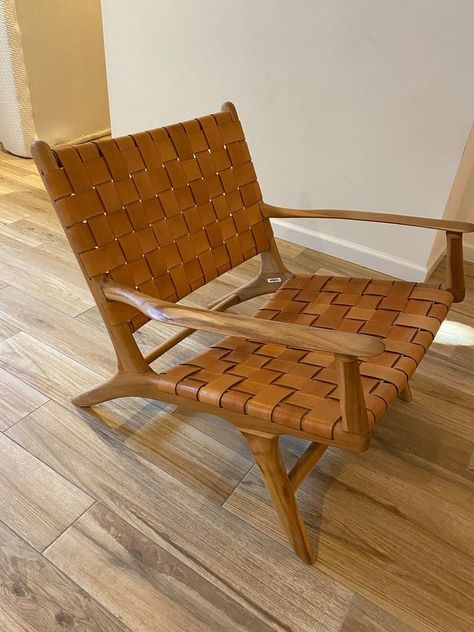 Scandi Chair, Woven Furniture Design, Leather Bedroom, Mcm Chair, Woven Furniture, Woven Chair, Southwest Decor, Home Design Living Room, Art Deco Furniture