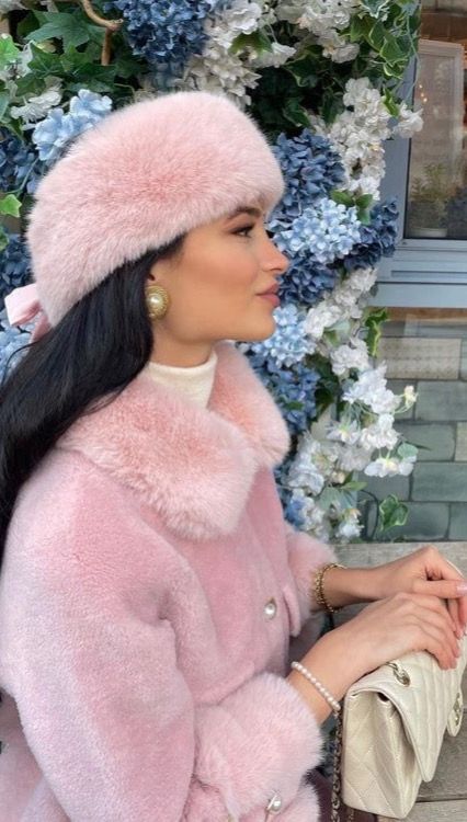 Winter Tea Party Outfit, Wardrobe Aesthetic, Preppy Inspo, Fur Outfit, Pink Fur Coat, Bunny Aesthetic, Faux Fur Headband, Mode Rose, Look Rose