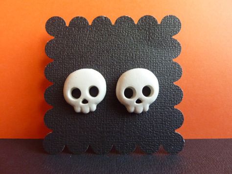 oorbelletjes Polymer Clay Projects Diy, Halloween Polymer Clay, Fimo Diy, Stud Earrings Polymer Clay, Polymer Clay Tutorials, Diy Polymer Clay, Polymer Clay Halloween, Halloween Clay, Late November