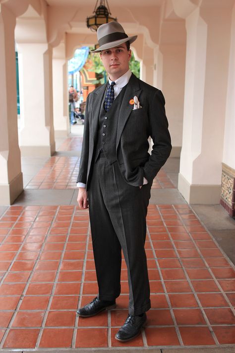 Untitled Dapper Day Outfits Men, Dapper Day Disneyland, Mens Fashion Retro, Dapper Day Outfits, Disney Dapper Day, Dapper Day, Gentleman Style, Gentleman, Disneyland