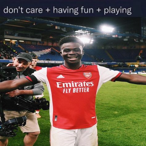 Bukayo Saka Funny, Arsenal Memes, Funny Football Pictures, Bukayo Saka, I Love Sleep, Liverpool Fans, Arsenal Football, Goofy Pictures, Football Memes