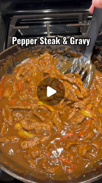 Katie Cross on Instagram: "Pepper Steak & Gravy!! It’s soo good yall!! Full recipe in my website!! 🔥🔥 #easyrecipe #dinnerideas #steak #comfortfood" Pepper Steak And Gravy, Pepper Steak And Rice Recipes, Pepper Steak And Rice With Gravy, Smothered Steak Recipes, Beef Steak Recipes Easy, Beef Chunks Recipes, Pepper Steak Recipe Easy, Steak And Gravy Recipe, Pepper Steak And Rice