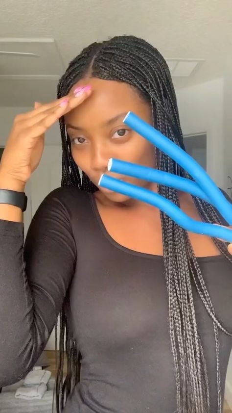 voiceofhair on Instagram: The switch up 😍👌🏾 Loving these wavy knotless braids on @frizzybri 🔥 She got bored with her braids after a week 💯 So she added some flexi… Wavy Knotless Braids, Knotless Braids, Natural Hair Braids, Hair Braids, The Switch, Hair Goals, Braided Hairstyles, Natural Hair, Natural Hair Styles