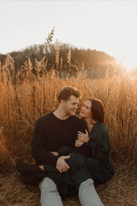 Wanting to capture special moments with your family? Here are some amazing poses that are great for young kids and couples! 

The blue and green outfits are perfect for the winter and would make great Christmas cards!! 

#familyphotos #babypictures #poseinspo #photoinspo #photoshoot #coupleposes #pompousgrass #fieldpictures #lakephotos Winter Woods Family Photoshoot, Sitting Down Family Poses, Photoshoot Ideas Family Of Three, Family Of Three Picture Ideas, Family Of 4 Picture Outfits, Family Of Three Photoshoot Poses, Family Christmas Card Outfits, Christmas Card Family Outfits, Thanksgiving Photoshoot Family Pictures