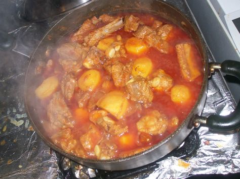 La Cocina De Nathan: Cuban, Spanish, Mexican Cooking & More: Guiso de Carne de Puerco (Cuban Pork and Potato Stew) Mexican Guiso Recipe, Guiso Recipe, Pork Stew Meat Recipes, Pork And Potatoes, Cuban Spanish, Pork Stew Recipes, Cuban Pork, Potato Stew, Latin Recipes