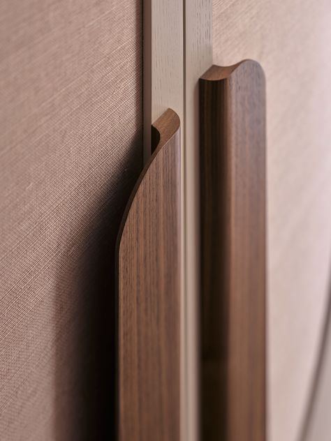 Flack Studio, Walnut Timber, Door Handle Design, Handleless Kitchen, Wardrobe Door Designs, Joinery Details, Wardrobe Interior Design, Furniture Details Design, Door Glass Design