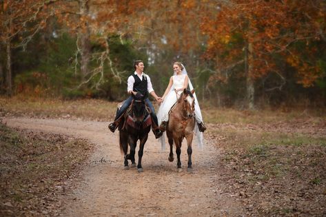 Wedding outdoor country fall couple bride groom horse photography pose dwphotography Wedding Entrance On Horse, English Garden Tea Party, Horse Photography Poses, Outdoor Bride, Engagement Photo Dress, Fall Couple, Barn Wedding Photos, Groom Photoshoot, Horse Wedding