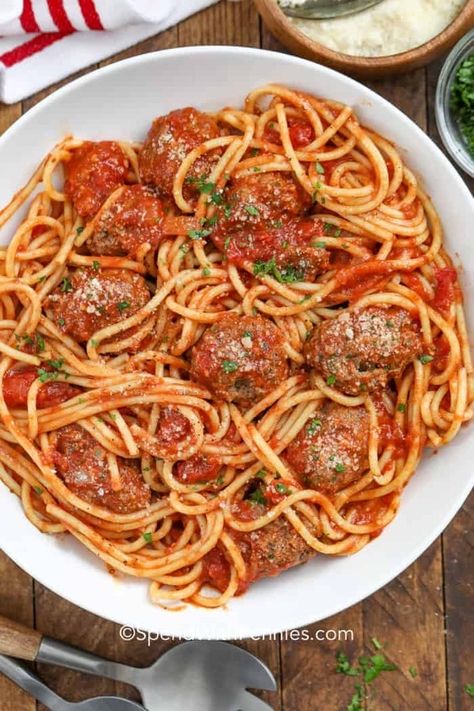 Juicy seasoned beef and pork meatballs in an easy homemade tomato sauce. Spagetti And Meatball Recipe, Homemade Spaghetti Meatballs, Spaghetti With Meatballs, Beef And Pork Meatballs, Spaghetti Meatball Recipes, Spaghetti Recipes Easy, Sauce Spaghetti, Meatball Recipes Easy, Pork Meatballs