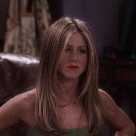 Rachel Season 7 Hair, Season 6 Rachel Green Hair, Rachel Season 5 Hair, Rachel Green Hair Season 5 Friends, 90s Highlights Hair Brown, Rachel Green Season 7 Hair, Rachel Green Season 7, Rachel Friends Hair, Rachel Green Hair