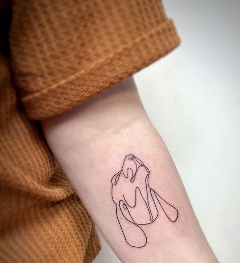 Bloodhound Outline Tattoo, Basset Hound Ear Tattoo, Bluetick Coonhound Tattoo, Dog Howling Tattoo, Bloodhound Tattoo Ideas, Basset Hound Tattoo Ideas, Basset Hound Outline, Bassett Hound Tattoo, Beagle Outline Tattoo