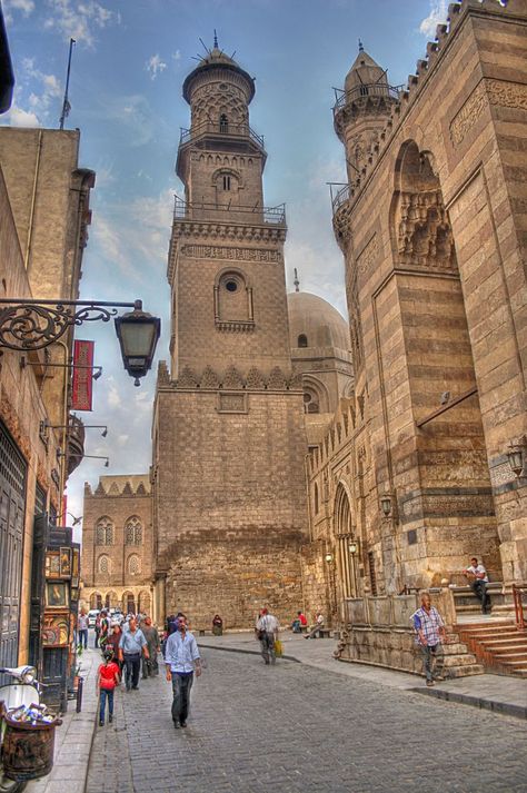 old Cairo, EGYPT Egypt Outfit, Egypt City, Egypt Wallpaper, Old Cairo, Places In Egypt, Starověký Egypt, Life In Egypt, Modern Egypt, Egypt Cairo