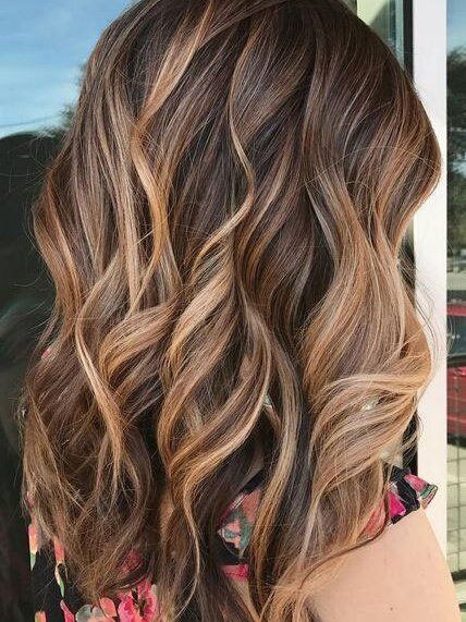 Chocolate Brown Hair with Caramel Blonde Balayage Deep Brown Hair, Hair Color Inspiration, Blond Balayage, Color Balayage, Caramel Blonde, Chocolate Brown Hair, Balayage Blonde, Latest Hair Trends, Brown Hair With Blonde Highlights