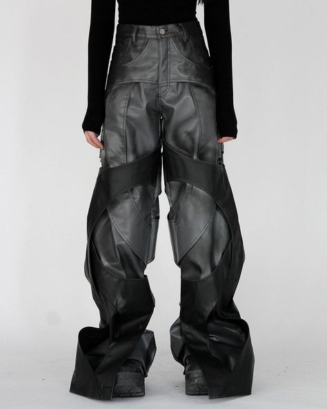 ‘Abrased Intervene Gradient Leather Pants’ from the Brutalism Capsule by @sxvsu . . . €288 www.sxvsu.com . . . #moonbeamexhibitions #fashion #design #brand #streetstyle #sxvsu Brutal Design, Fashion Proportions, Brutalism Fashion, Fashion Exhibition, Clothes Design Drawing, Fashion Project, Friends Fashion, Brutalism, Design Inspo