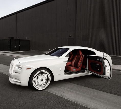 Rolls Royce Wraith White, Rolls Royce Phantom White, Rolls Royce Wraith Interior, Medical Scientist, White Rolls Royce, White Rolls, Rolls Royce Models, White Lamborghini, Bentley Rolls Royce