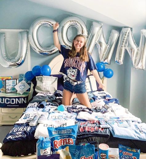 Uconn Bed Party, College Bed Decorating Party, Uconn Dorm, Bed Party College, College Bed Party, College Announcements, College Bed, Grad 2023, College Vibes