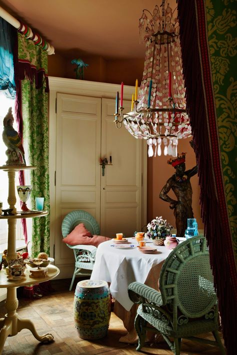 French Eclectic, Haute Bohemian, Home Interior Ideas, Bohemian Interiors, Modern Home Interior, House Deco, Bohemian House, Table Scapes, Funky Home Decor