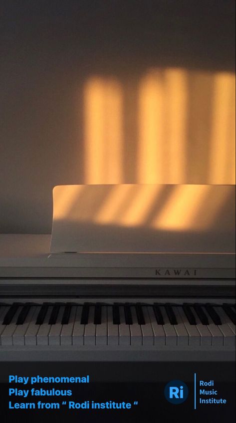 Piano Sunset, Piano Aesthetic Wallpaper, Kawaii Piano, Aesthetic Piano, Piano Vibes, Wallpaper Piano, Piano Wallpaper, Piano Aesthetic, Playing The Piano