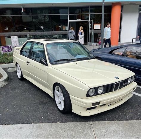 Tyler The Creator E30, Bmw Flowers, E30 Poster, Pink Bmw, Pink Cars, Classic Bmw, Dream Cars Bmw, Bmw E30 M3, Forza Horizon 4