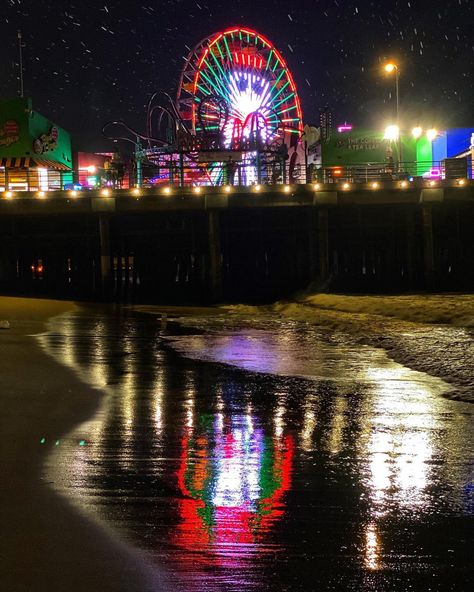 Santa Monica Pier Holiday Events 2020 - Pacific Park® | Amusement Park on the Santa Monica Pier Holiday Window Display, Mormon Temple, Santa Monica Pier, Holiday Events, Window Displays, Amusement Park, Taking Pictures, Santa Monica, Color Photography