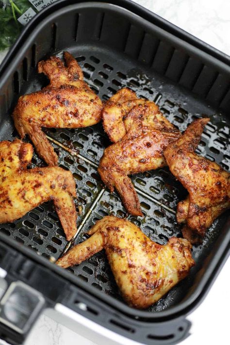 Air Fryer Whole Chicken Wings Air Fry Chicken Thighs, Chicken Thighs In Air Fryer, Air Fryer Chicken Breast Recipes, Whole Chicken Wings, Chicken Wings In Air Fryer, Wings In Air Fryer, Cook Frozen Chicken, Air Fry Chicken, Barbecue Chicken Wings