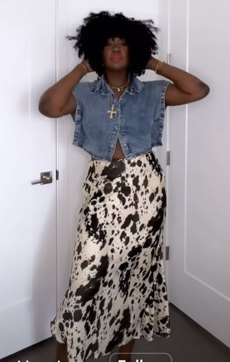 Chicago Fashion Summer Street Style, Tan Maxi Dress Outfit, Simple Going Out Outfits Night, Joan Clayton Style Girlfriends, Bohemian Style Black Women, Cold Summer Outfits, High School Reunion Outfit, Plus Size 90s Fashion Outfits, Fashion Mistakes