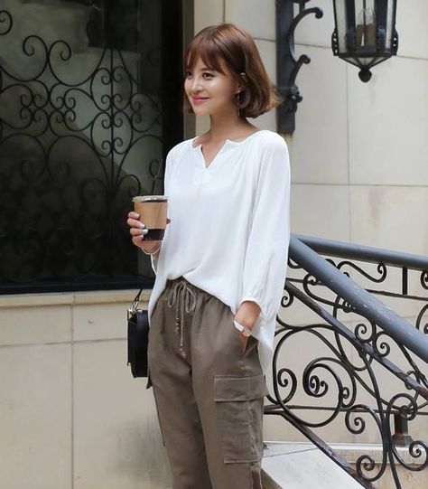 Shot Hair Styles, Looks Chic, Daily Dress, 가을 패션, Hair Short, Japan Fashion, Women Trends, Casual Style Outfits, Japanese Fashion