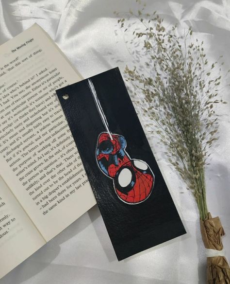 Spiderman Bookmark
Bookmark
Cute bookmark
Aesthetic bookmark Spiderman Bookmark, Cute Spiderman, Spiderman Painting, Cool Bookmarks, Homemade Bookmarks, Handmade Bookmarks Diy, Braided Bracelet Diy, Graffiti Doodles, Creative Bookmarks