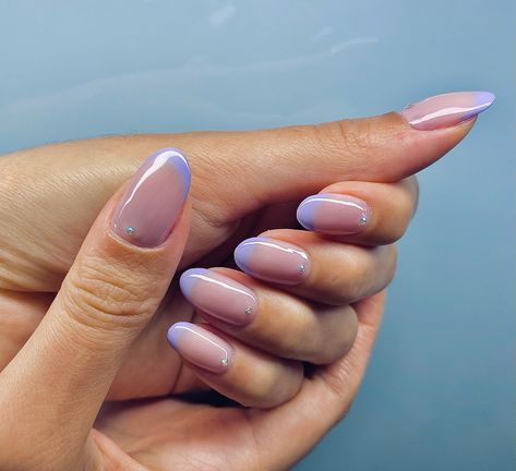 Oval Purple French Tip Nails, Lilac French Manicure, French Nails Lila, Lavender Nails French Tip, Lavender French Nails, Lilac French Nails, Nails For Purple Dress, Lilac French Tips, French Manicure Purple