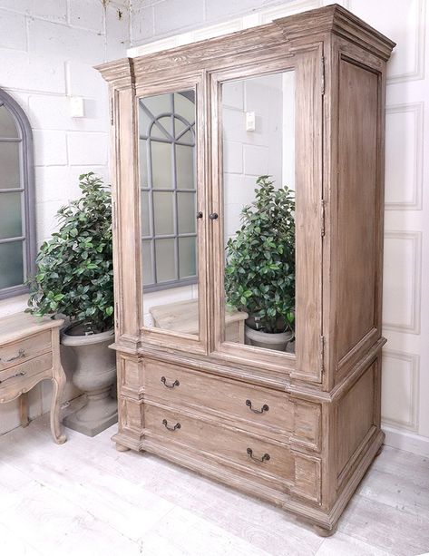 French Royal Grand Mirrored Wardrobe Royal Family Fashion, Grown Up Bedroom, French Painted Furniture, Custom Dining Room, French Style Bedroom, French Look, Shabby Chic Bedroom Furniture, Mirrored Bedroom Furniture, Provincial Furniture