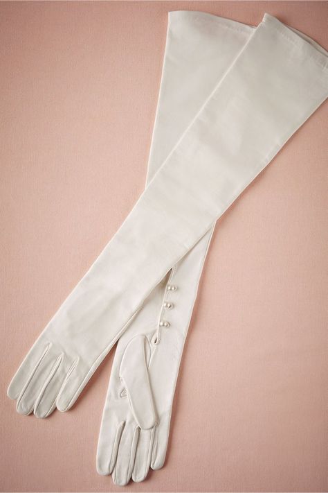 Winter Wedding Dresses, Bride Gloves, Elegant Gloves, Gloves Fashion, Anthropologie Wedding, Roaring 20's, Wedding Gloves, Winter Wedding Dress, Hollywood Glam