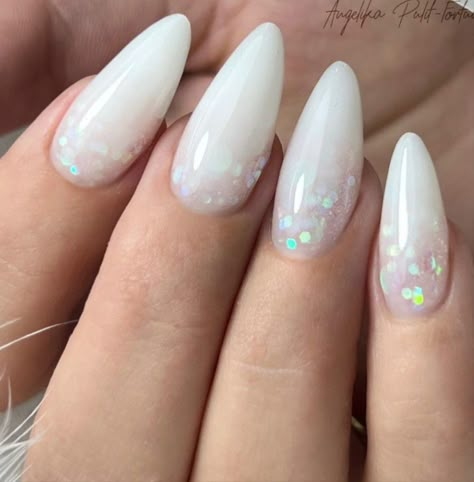 Clear Glitter Nails, White Almond Nails, Nailart Glitter, Almond Shaped Nails, Milky Nails, Shaped Nails, French Acrylic Nails, Fall Acrylic Nails, Party Nails