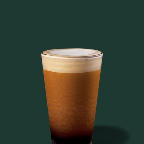 Nitro Cold Brew Starbucks, Salted Caramel Cold Brew, Caramel Cold Brew, Starbucks Malaysia, Café Starbucks, Nitro Coffee, Spring Menu, Nitro Cold Brew, Starbucks Reserve