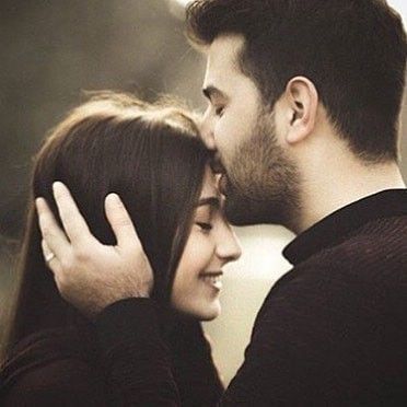 Cupal Pic Love, Glitter Makeup Looks, Romantic Couple Poses, Romantic Photoshoot, Forehead Kisses, Romantic Couples Photography, Pre Wedding Poses, Cute Images For Dp, Cute Couples Photography