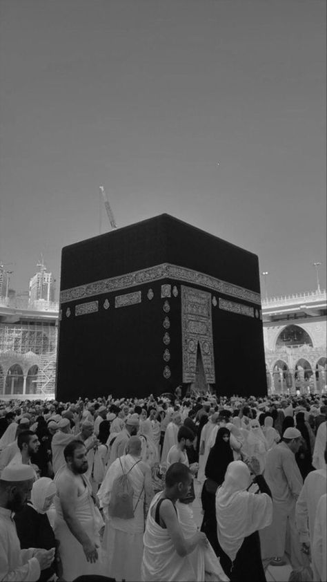 Kabbah Makkah Aesthetic, Kaaba Night, Around The World Cruise, Mecca Images, La Mecca, Islamic Dpz, The Kaaba, Ka Bah, Mekka Islam