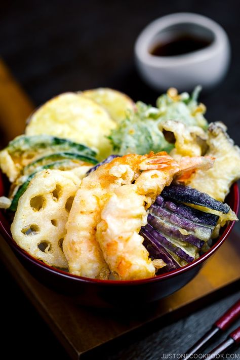 Tempura Donburi, Pork Bowl Recipe, Donburi Recipe, Japanese Rice Dishes, Kabocha Squash Recipe, Vegetable Tempura, Tempura Recipe, Rice Bowl Recipe, Shrimp And Vegetables