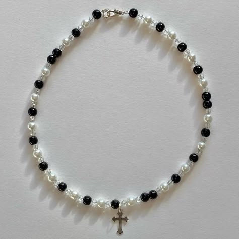 Goth Beaded Jewelry, Occasional Clothing, Goth Jewellery, Diy Jewelry Rings, Pretty Jewelry Necklaces, Beaded Necklace Diy, Diy Bracelets Patterns, Diy Bracelet Designs, Beads Bracelet Design